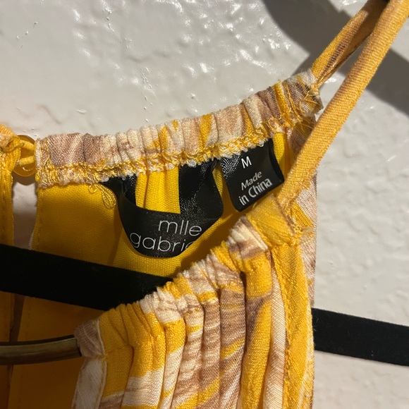 Elegant Yellow Floral High-Low Dress - Picture 3 of 6